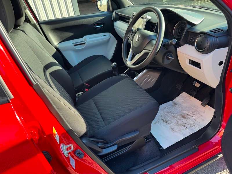 A 2017 SUZUKI IGNIS 1.2i Dualjet 16V 90BHP Euro 6 SZ-T **FULL Service History / LOW Mileage / £20 Yearly Road Tax / Averaging 62MPG** A 2017 SUZUKI IGNIS 1.2i Dualjet 16V 90BHP Euro 6 SZ-T **FULL Service History / LOW Mileage / £20 Yearly Road Tax / Averaging 62MPG**