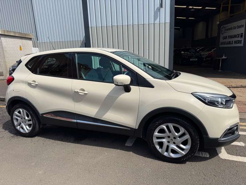 A 2014 RENAULT CAPTUR 0.9 TCe Energy 12V 90BHP Dynamique MediaNav **FULL Service History / £35 Yearly Road Tax** A 2014 RENAULT CAPTUR 0.9 TCe Energy 12V 90BHP Dynamique MediaNav **FULL Service History / £35 Yearly Road Tax**