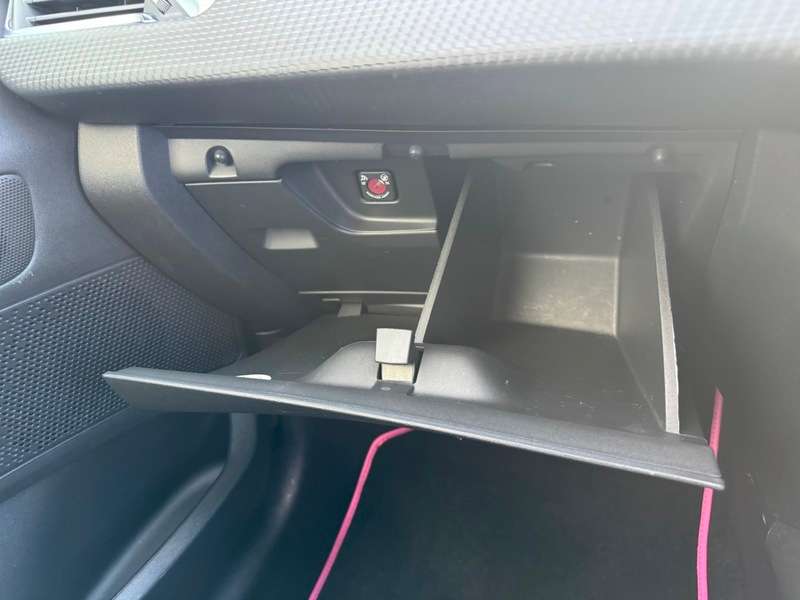 2019 PEUGEOT 208 2019 PEUGEOT 208