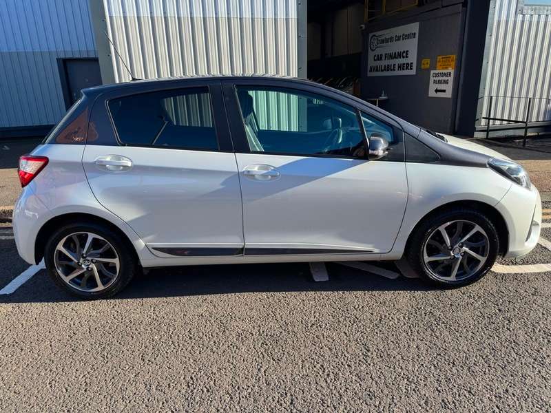 A 2019 TOYOTA YARIS 1.5 VVT-i 16V 110BHP Euro 6 Y20 **FULL Service History / Rare Smart & Stylish High Spec Model** A 2019 TOYOTA YARIS 1.5 VVT-i 16V 110BHP Euro 6 Y20 **FULL Service History / Rare Smart & Stylish High Spec Model**