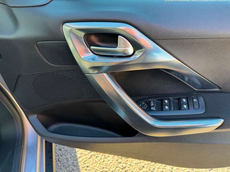 2018 PEUGEOT 2008 2018 PEUGEOT 2008