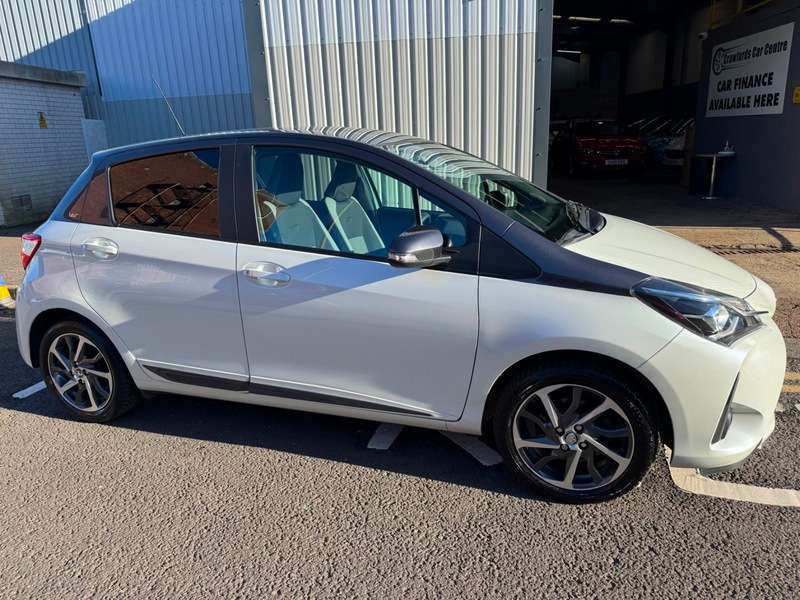 A 2019 TOYOTA YARIS 1.5 VVT-i 16V 111BHP Euro 6 Y20 **FULL Service History / Rare Smart & Stylish High Spec Model** A 2019 TOYOTA YARIS 1.5 VVT-i 16V 111BHP Euro 6 Y20 **FULL Service History / Rare Smart & Stylish High Spec Model**