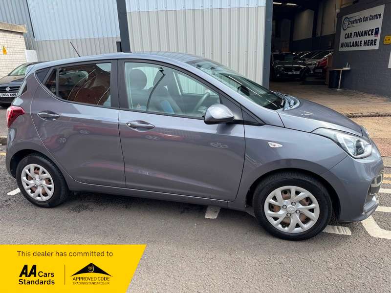 A 2017 HYUNDAI I10 1.0i 12V 66BHP Euro 6 SE **FULL Service History / £20 Yearly Road Tax / Averaging 60MPG** A 2017 HYUNDAI I10 1.0i 12V 66BHP Euro 6 SE **FULL Service History / £20 Yearly Road Tax / Averaging 60MPG**