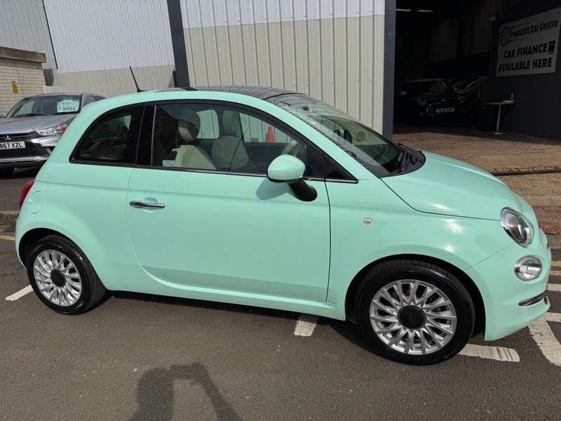 A 2017 FIAT 500 1.2i 8V 69BHP Euro 6 Lounge **Service History / Smart Stylish High Spec Model** A 2017 FIAT 500 1.2i 8V 69BHP Euro 6 Lounge **Service History / Smart Stylish High Spec Model**