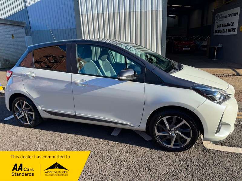 A 2019 TOYOTA YARIS 1.5 VVT-i 16V 111BHP Euro 6 Y20 **FULL Service History / Rare Smart & Stylish High Spec Model** A 2019 TOYOTA YARIS 1.5 VVT-i 16V 111BHP Euro 6 Y20 **FULL Service History / Rare Smart & Stylish High Spec Model**
