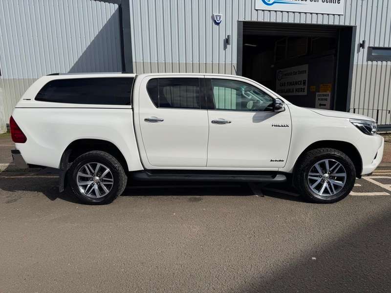 A 2018 TOYOTA HILUX Double Cab Pickup 2.4D-D4 16V 150BHP Euro 6 Invincible A 2018 TOYOTA HILUX Double Cab Pickup 2.4D-D4 16V 150BHP Euro 6 Invincible