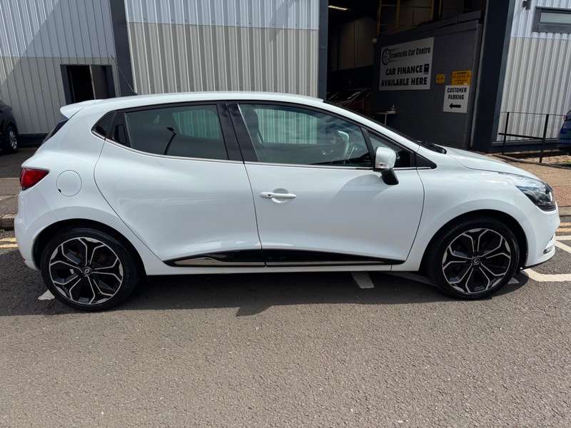 A 2018 RENAULT CLIO 0.9 TCe 12V 90BHP Euro 6 Iconic **FULL Service History / Smart Stylish High Spec Model** A 2018 RENAULT CLIO 0.9 TCe 12V 90BHP Euro 6 Iconic **FULL Service History / Smart Stylish High Spec Model**