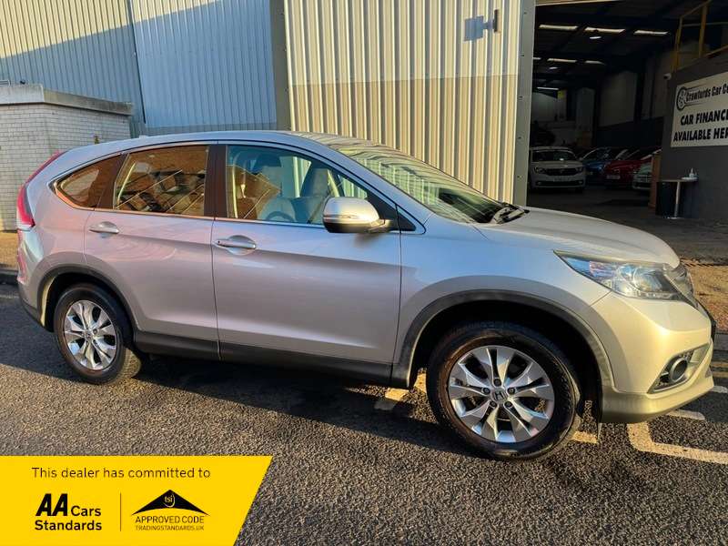 A 2015 HONDA CR-V 2.0i-VTEC 16V 155BHP SE **Full Service History / Smart Stylish High Spec Model** A 2015 HONDA CR-V 2.0i-VTEC 16V 155BHP SE **Full Service History / Smart Stylish High Spec Model**
