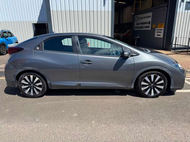 A 2017 HONDA CIVIC 1.4i-VTEC 16V 100BHP SE Plus Navi **FULL Service History / Smart Stylish High Spec Model** A 2017 HONDA CIVIC 1.4i-VTEC 16V 100BHP SE Plus Navi **FULL Service History / Smart Stylish High Spec Model**