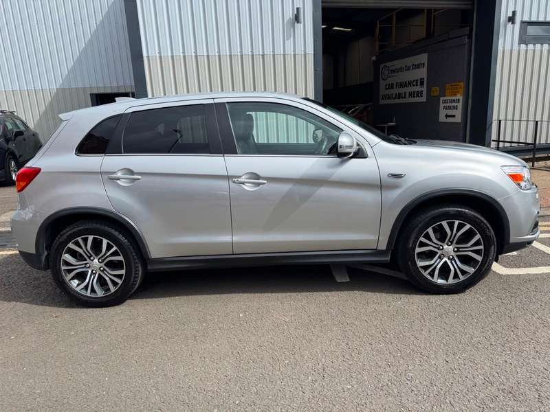 A 2018 MITSUBISHI ASX 1.6i 16V 115BHP Euro 6 3 **FULL Service History / Smart Stylish High Spec Model** A 2018 MITSUBISHI ASX 1.6i 16V 115BHP Euro 6 3 **FULL Service History / Smart Stylish High Spec Model**
