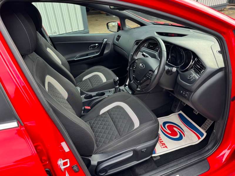 A 2017 KIA CEED 1.6CRDi 16V 134BHP Euro 6 GT-Line **FULL Service History / £20 Yearly Tax / Averaging 72MPG / Smart Stylish High Spec Mode A 2017 KIA CEED 1.6CRDi 16V 134BHP Euro 6 GT-Line **FULL Service History / £20 Yearly Tax / Averaging 72MPG / Smart Stylish High Spec Mode