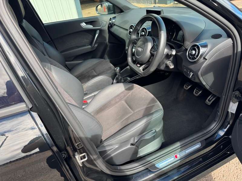 A 2016 AUDI A1 Sportback 1.6TDi 16V 116BHP Euro6 S Line Black Edition **£20 Yearly Road Tax / Averaging 76MPG / Smart Stylish High Spec M A 2016 AUDI A1 Sportback 1.6TDi 16V 116BHP Euro6 S Line Black Edition **£20 Yearly Road Tax / Averaging 76MPG / Smart Stylish High Spec M