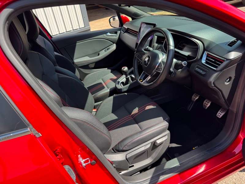 A 2019 RENAULT CLIO 1.0 TCe 12V 100BHP Euro 6 RS Line **FULL Service History / Smart Stylish High Spec Model** A 2019 RENAULT CLIO 1.0 TCe 12V 100BHP Euro 6 RS Line **FULL Service History / Smart Stylish High Spec Model**
