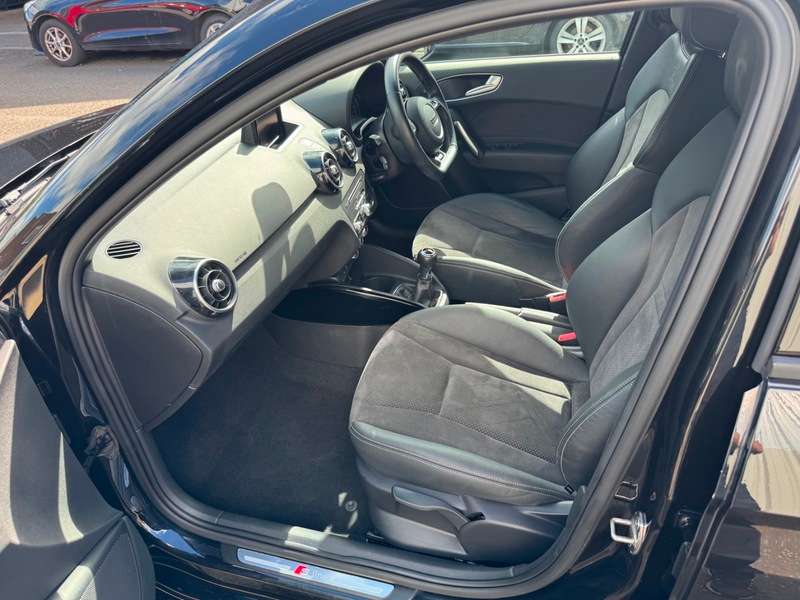 2016 AUDI A1 2016 AUDI A1