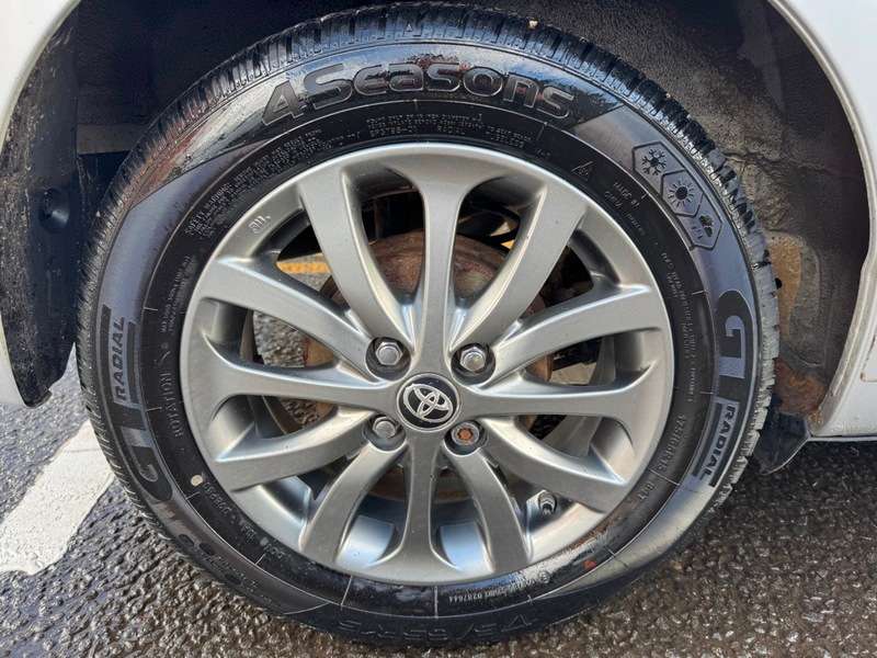 2017 TOYOTA YARIS 2017 TOYOTA YARIS