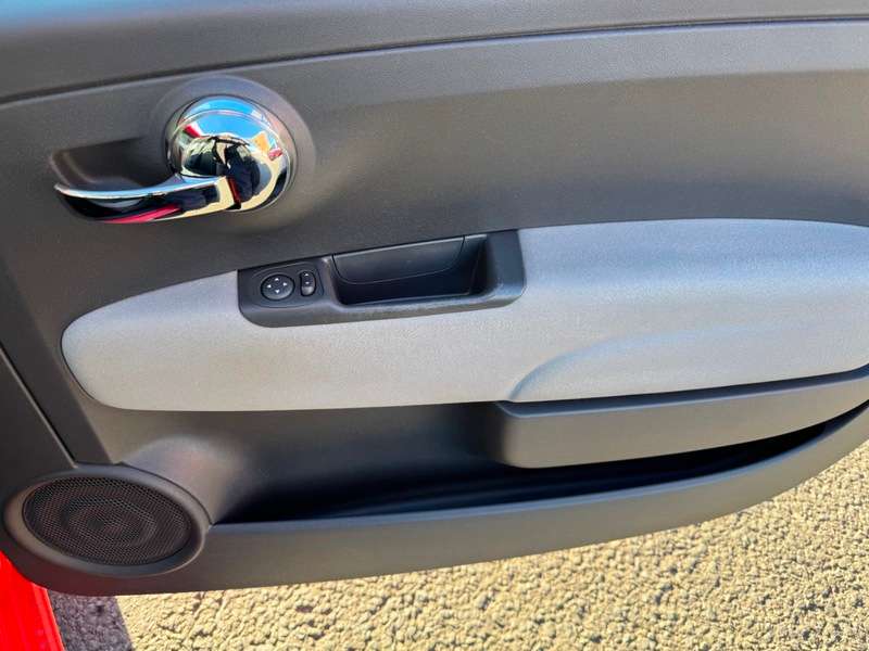 2017 FIAT 500 2017 FIAT 500