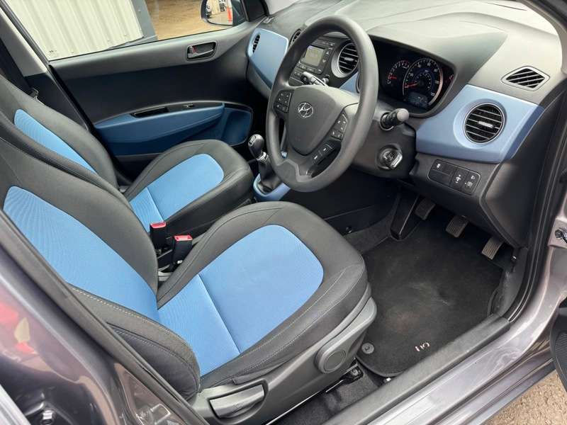 A 2017 HYUNDAI I10 1.0i 12V 66BHP Euro 6 SE **FULL Service History / £20 Yearly Road Tax / Averaging 60MPG** A 2017 HYUNDAI I10 1.0i 12V 66BHP Euro 6 SE **FULL Service History / £20 Yearly Road Tax / Averaging 60MPG**