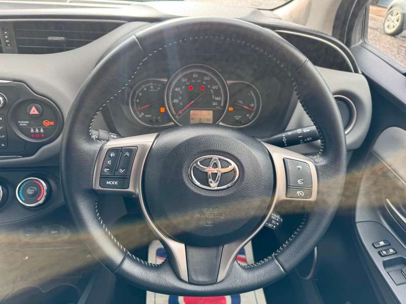 2017 TOYOTA YARIS 2017 TOYOTA YARIS