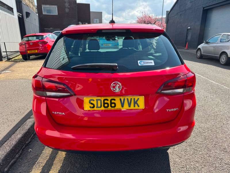 A 2016 VAUXHALL ASTRA 1.4i Turbo 16V 125BHP Euro 6 SRi Sports Tourer **FULL Service History / Stylish High Spec Model** A 2016 VAUXHALL ASTRA 1.4i Turbo 16V 125BHP Euro 6 SRi Sports Tourer **FULL Service History / Stylish High Spec Model**