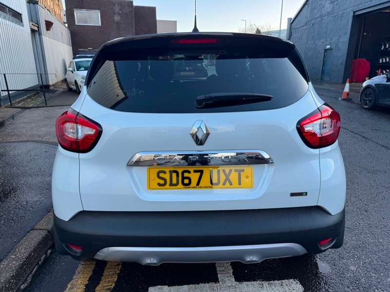 A 2017 RENAULT CAPTUR 1.5dCi Energy 8V 90BHP Euro 6 Iconic II Nav **FULL Service History / Rare Smart Stylish High Spec Model** A 2017 RENAULT CAPTUR 1.5dCi Energy 8V 90BHP Euro 6 Iconic II Nav **FULL Service History / Rare Smart Stylish High Spec Model**