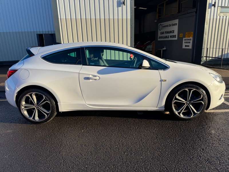 A 2015 VAUXHALL ASTRA GTC 1.4i Turbo 16V 120BHP Limited Edition Coupe Euro 6 **FULL Service History / Stunning High Spec Model** A 2015 VAUXHALL ASTRA GTC 1.4i Turbo 16V 120BHP Limited Edition Coupe Euro 6 **FULL Service History / Stunning High Spec Model**