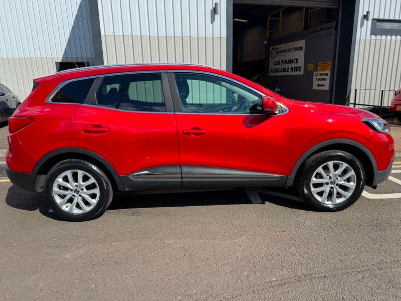 A 2017 RENAULT KADJAR 1.5dCi 8V 110BHP Euro 6 Automatic Dynamique Nav **FULL Service History / £20 Yearly Road Tax / Averaging 74MPG** A 2017 RENAULT KADJAR 1.5dCi 8V 110BHP Euro 6 Automatic Dynamique Nav **FULL Service History / £20 Yearly Road Tax / Averaging 74MPG**