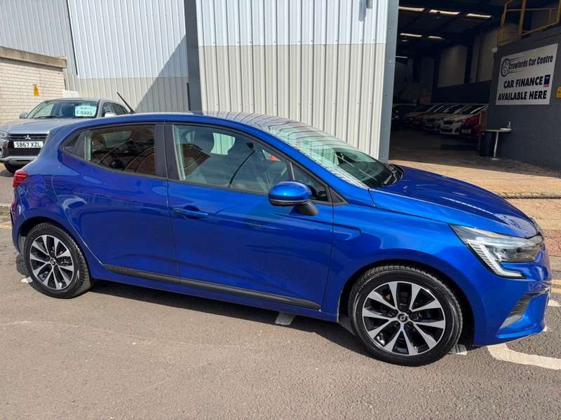 A 2021 RENAULT CLIO 1.0 TCe 12V 90BHP Euro 6 Iconic **Service History / Smart Stylish High Spec Model** A 2021 RENAULT CLIO 1.0 TCe 12V 90BHP Euro 6 Iconic **Service History / Smart Stylish High Spec Model**