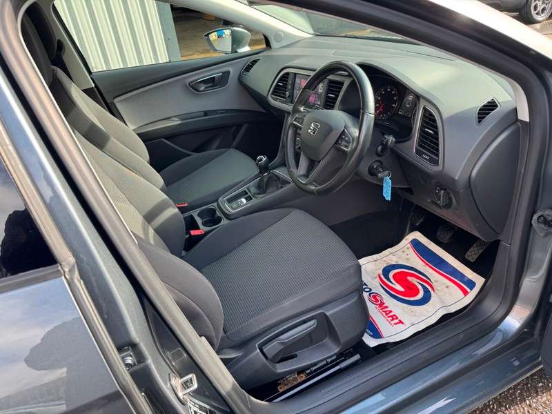 A 2017 SEAT LEON 1.2 TSI 12V 110BHP Euro 6 SE Dynamique Technology **Smart Stylish High Spec Model** A 2017 SEAT LEON 1.2 TSI 12V 110BHP Euro 6 SE Dynamique Technology **Smart Stylish High Spec Model**