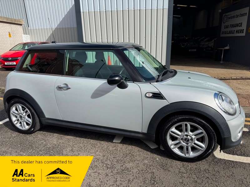 A 2012 MINI COOPER 1.6i 16V 122BHP Cooper Chili Pack **FULL Service History / Smart Stylish High Spec Stylish Model** A 2012 MINI COOPER 1.6i 16V 122BHP Cooper Chili Pack **FULL Service History / Smart Stylish High Spec Stylish Model**