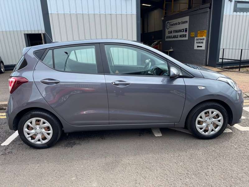 A 2017 HYUNDAI I10 1.0i 12V 66BHP Euro 6 SE **FULL Service History / £20 Yearly Road Tax / Averaging 60MPG** A 2017 HYUNDAI I10 1.0i 12V 66BHP Euro 6 SE **FULL Service History / £20 Yearly Road Tax / Averaging 60MPG**