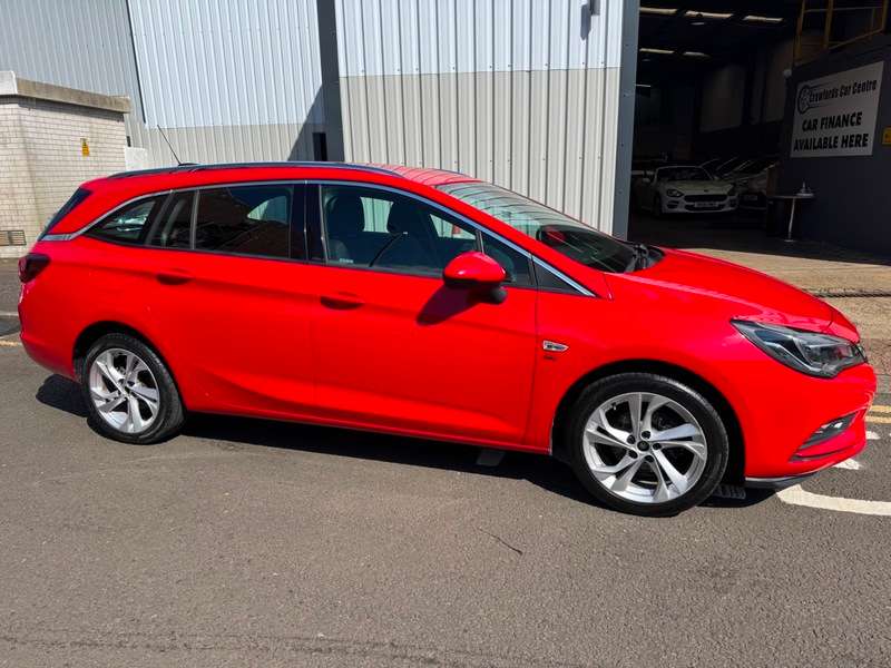 A 2016 VAUXHALL ASTRA 1.4i Turbo 16V 125BHP Euro 6 SRi Sports Tourer **FULL Service History / Stylish High Spec Model** A 2016 VAUXHALL ASTRA 1.4i Turbo 16V 125BHP Euro 6 SRi Sports Tourer **FULL Service History / Stylish High Spec Model**