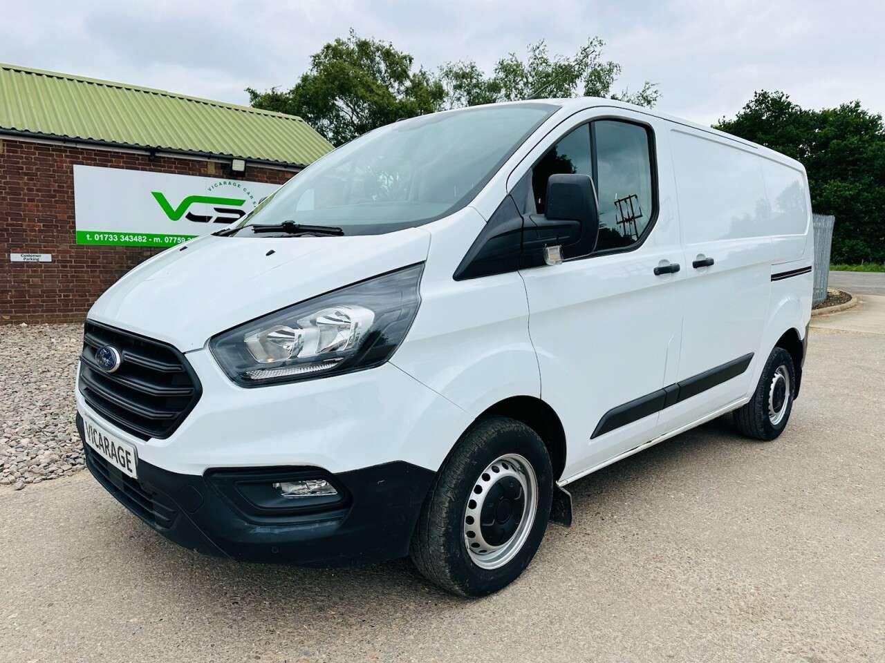A 2021 FORD TRANSIT CUSTOM 2.0 300 EcoBlue Leader Panel Van 5dr Diesel Manual L1 H1 Euro 6 (s/s) (105 A 2021 FORD TRANSIT CUSTOM 2.0 300 EcoBlue Leader Panel Van 5dr Diesel Manual L1 H1 Euro 6 (s/s) (105