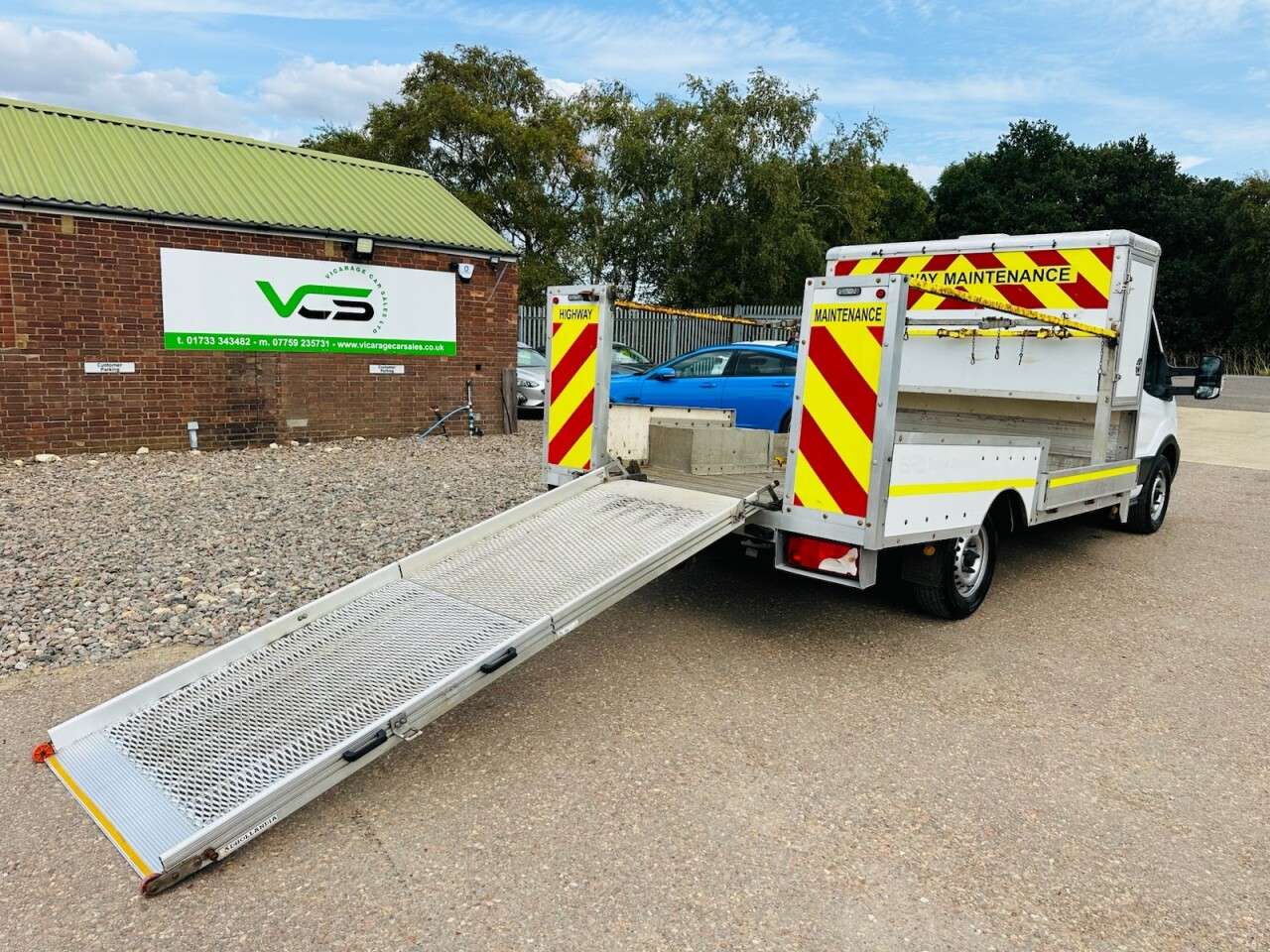 A 2021 FORD TRANSIT 2.0 350 EcoBlue Leader Chassis Cab 2dr Diesel Manual FWD L3 Euro 6 (s/s) (1 A 2021 FORD TRANSIT 2.0 350 EcoBlue Leader Chassis Cab 2dr Diesel Manual FWD L3 Euro 6 (s/s) (1