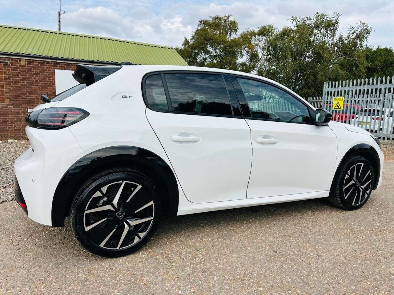 2025 PEUGEOT 208 2025 PEUGEOT 208