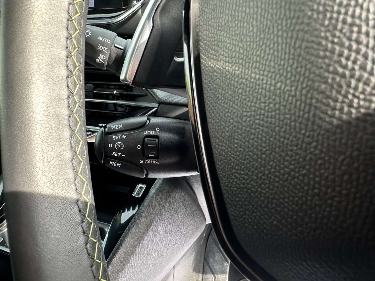 2025 PEUGEOT 208 2025 PEUGEOT 208