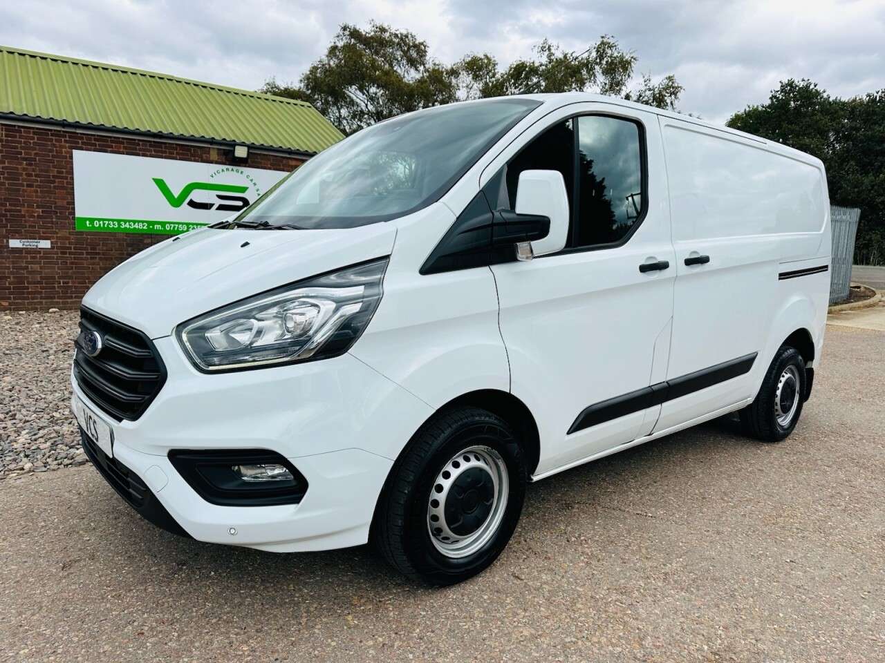A 2021 FORD TRANSIT CUSTOM 2.0 300 EcoBlue Trend Panel Van 5dr Diesel Manual L1 H1 Euro 6 (s/s) (105 p A 2021 FORD TRANSIT CUSTOM 2.0 300 EcoBlue Trend Panel Van 5dr Diesel Manual L1 H1 Euro 6 (s/s) (105 p