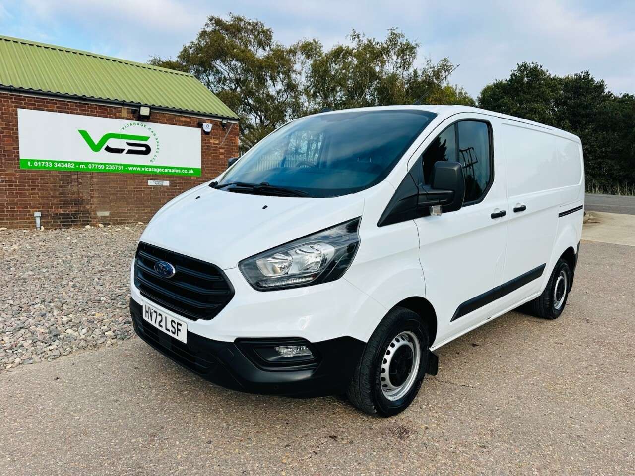A 2022 FORD TRANSIT CUSTOM 2.0 300 EcoBlue Leader Panel Van 5dr Diesel Manual L1 H1 Euro 6 (s/s) (105 A 2022 FORD TRANSIT CUSTOM 2.0 300 EcoBlue Leader Panel Van 5dr Diesel Manual L1 H1 Euro 6 (s/s) (105