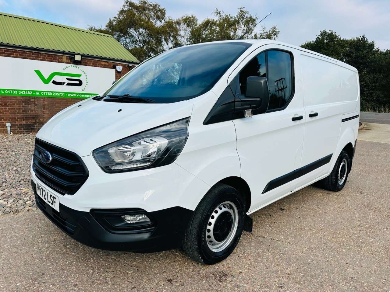 A 2022 FORD TRANSIT CUSTOM 2.0 300 EcoBlue Leader Panel Van 5dr Diesel Manual L1 H1 Euro 6 (s/s) (105 A 2022 FORD TRANSIT CUSTOM 2.0 300 EcoBlue Leader Panel Van 5dr Diesel Manual L1 H1 Euro 6 (s/s) (105