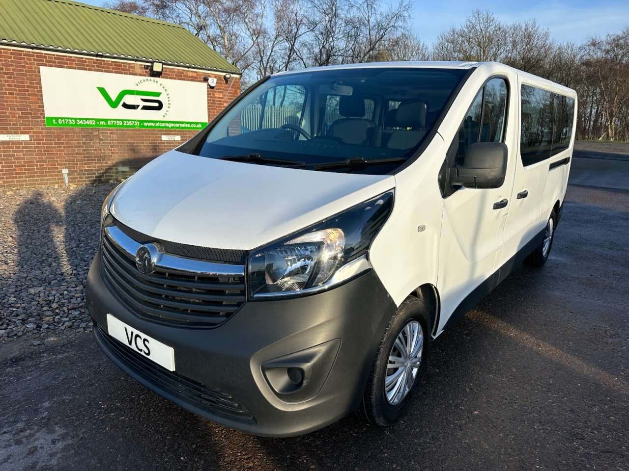 A 2016 VAUXHALL VIVARO 1.6 CDTi 2900 BiTurbo Combi Van Double Cab 5dr Diesel Manual L2 H1 Euro 6 ( A 2016 VAUXHALL VIVARO 1.6 CDTi 2900 BiTurbo Combi Van Double Cab 5dr Diesel Manual L2 H1 Euro 6 (