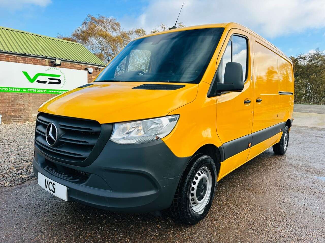 A 2019 MERCEDES-BENZ SPRINTER 2.1 314 CDI Panel Van 5dr Diesel Manual FWD L2 H2 Euro 6 (143 ps) A 2019 MERCEDES-BENZ SPRINTER 2.1 314 CDI Panel Van 5dr Diesel Manual FWD L2 H2 Euro 6 (143 ps)