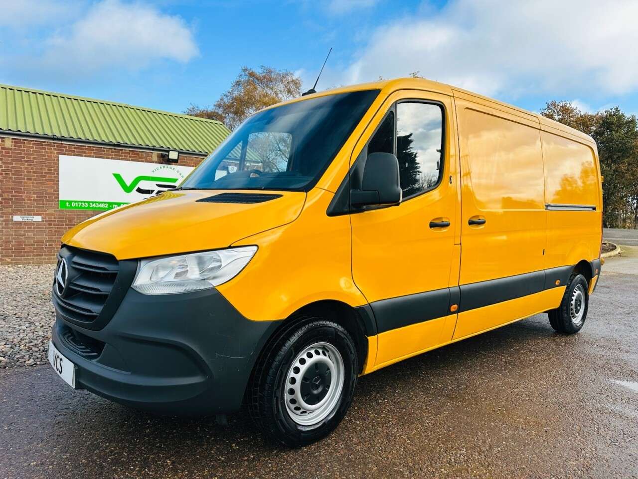A 2019 MERCEDES-BENZ SPRINTER 2.1 314 CDI Panel Van 5dr Diesel Manual FWD L2 H2 Euro 6 (143 ps) A 2019 MERCEDES-BENZ SPRINTER 2.1 314 CDI Panel Van 5dr Diesel Manual FWD L2 H2 Euro 6 (143 ps)