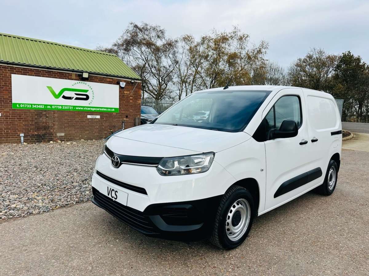 Check out this Toyota Proace City 2021 Diesel Manual