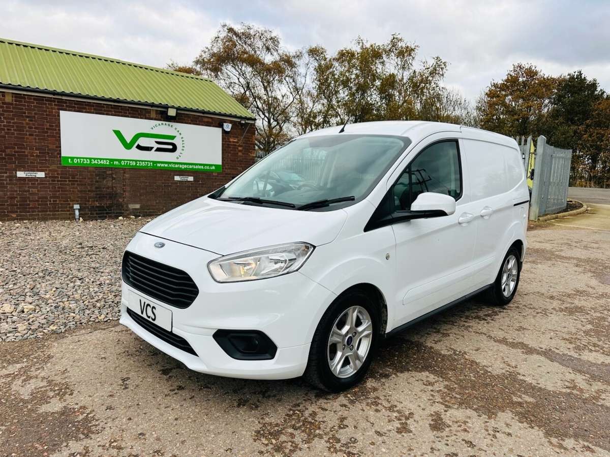 Check out this Ford Transit Courier 2021 Petrol Manual