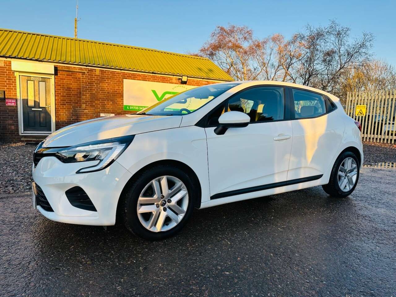 2021 RENAULT CLIO 2021 RENAULT CLIO