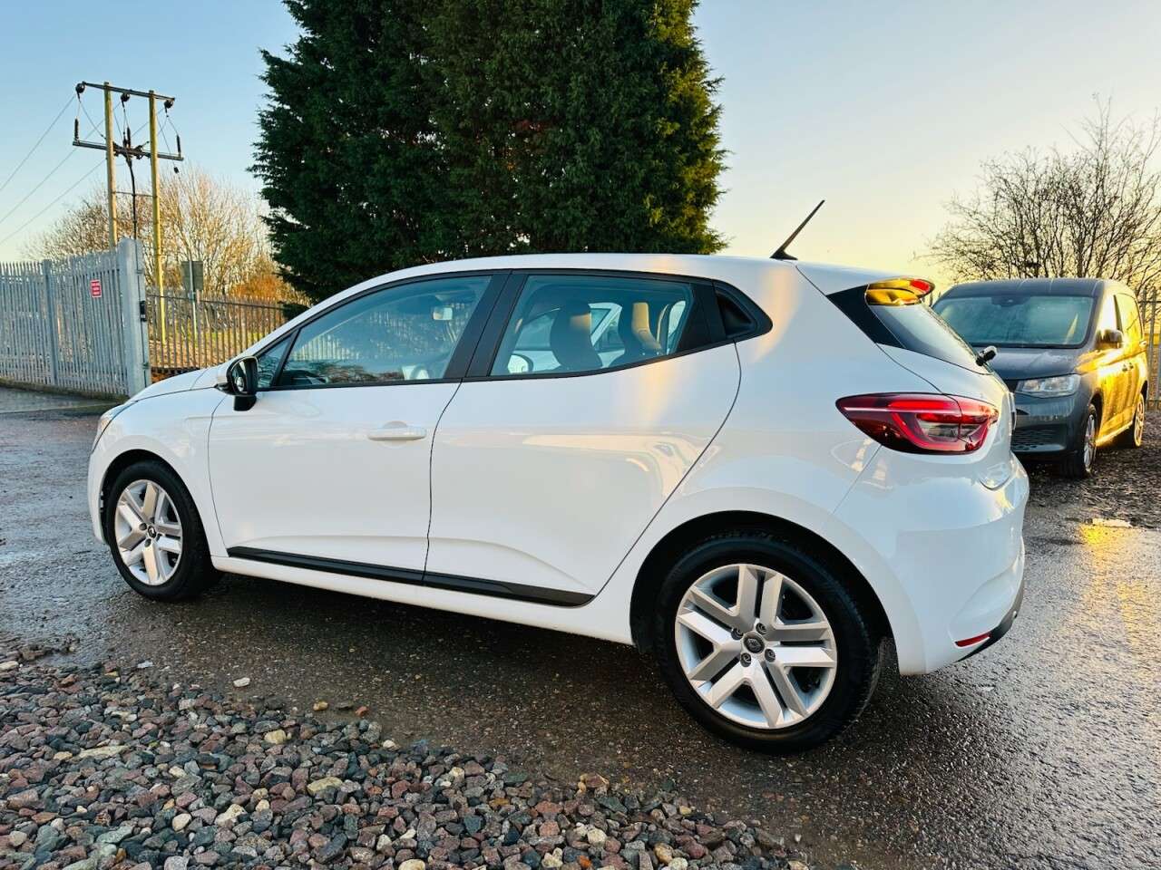 2021 RENAULT CLIO 2021 RENAULT CLIO