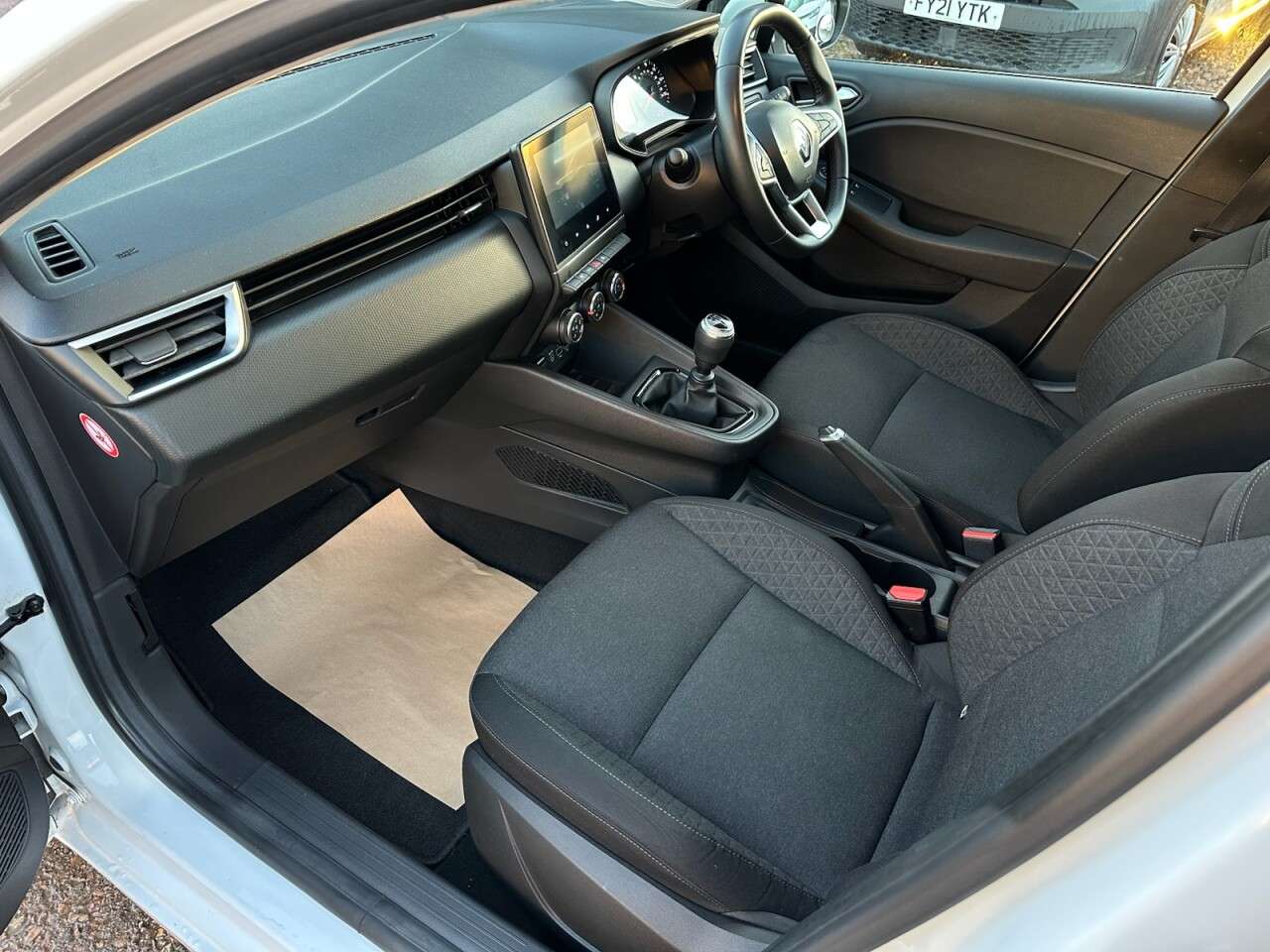 2021 RENAULT CLIO 2021 RENAULT CLIO