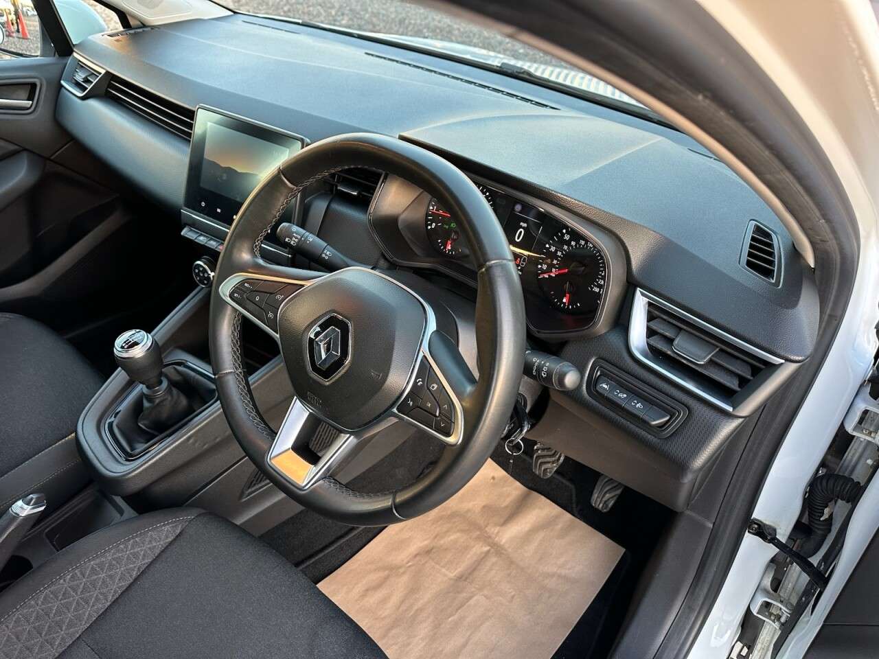 2021 RENAULT CLIO 2021 RENAULT CLIO