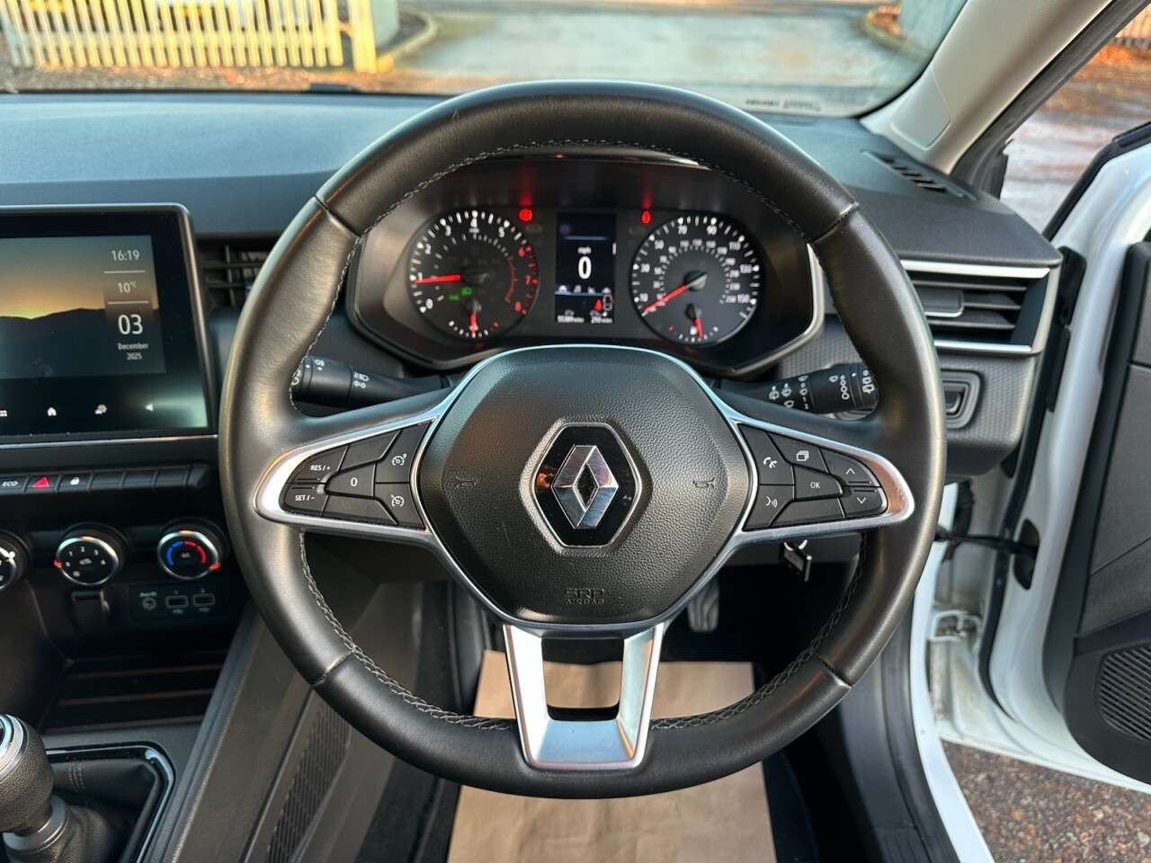 2021 RENAULT CLIO 2021 RENAULT CLIO