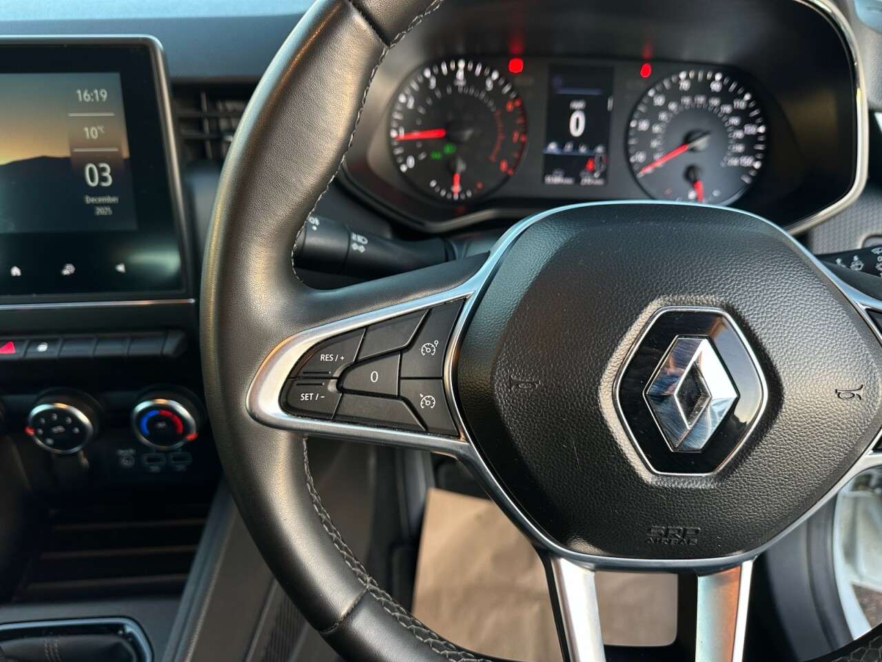 2021 RENAULT CLIO 2021 RENAULT CLIO