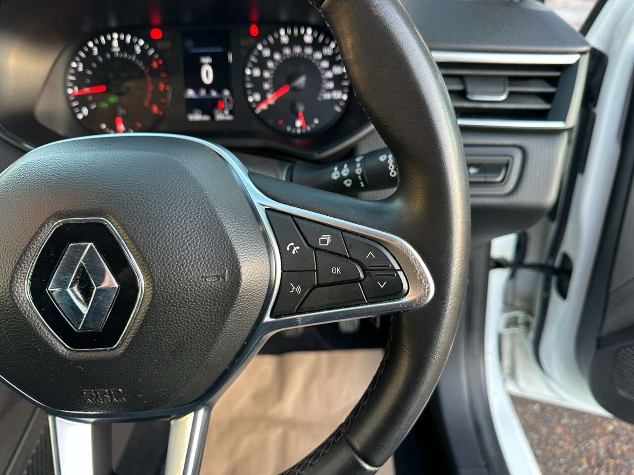 2021 RENAULT CLIO 2021 RENAULT CLIO